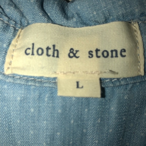 Cloth and Stone Denim Shirt. Size Large - Picture 3 of 3